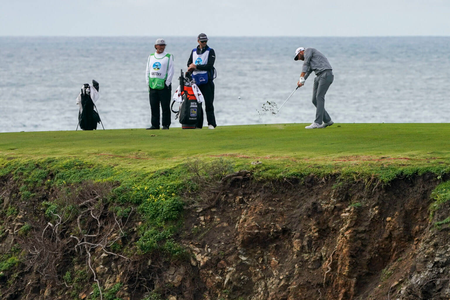 Caddies, players and Aaron Rodgers pinpoint the magic and friendships