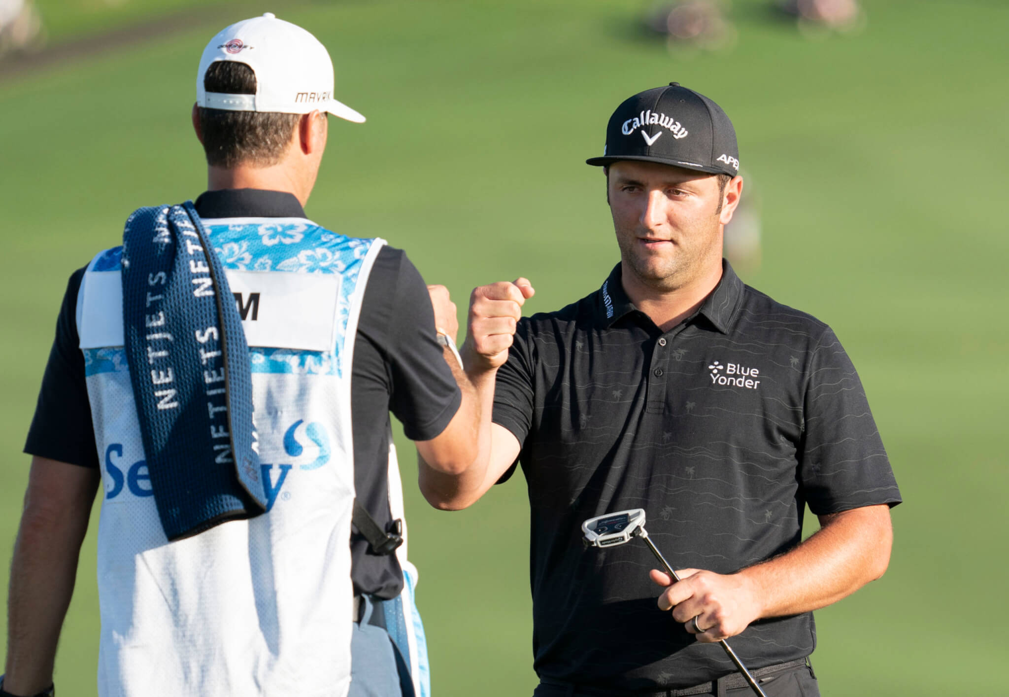 Photos: Caddies at the 2021 Sentry Tournament of Champions - Caddie Network