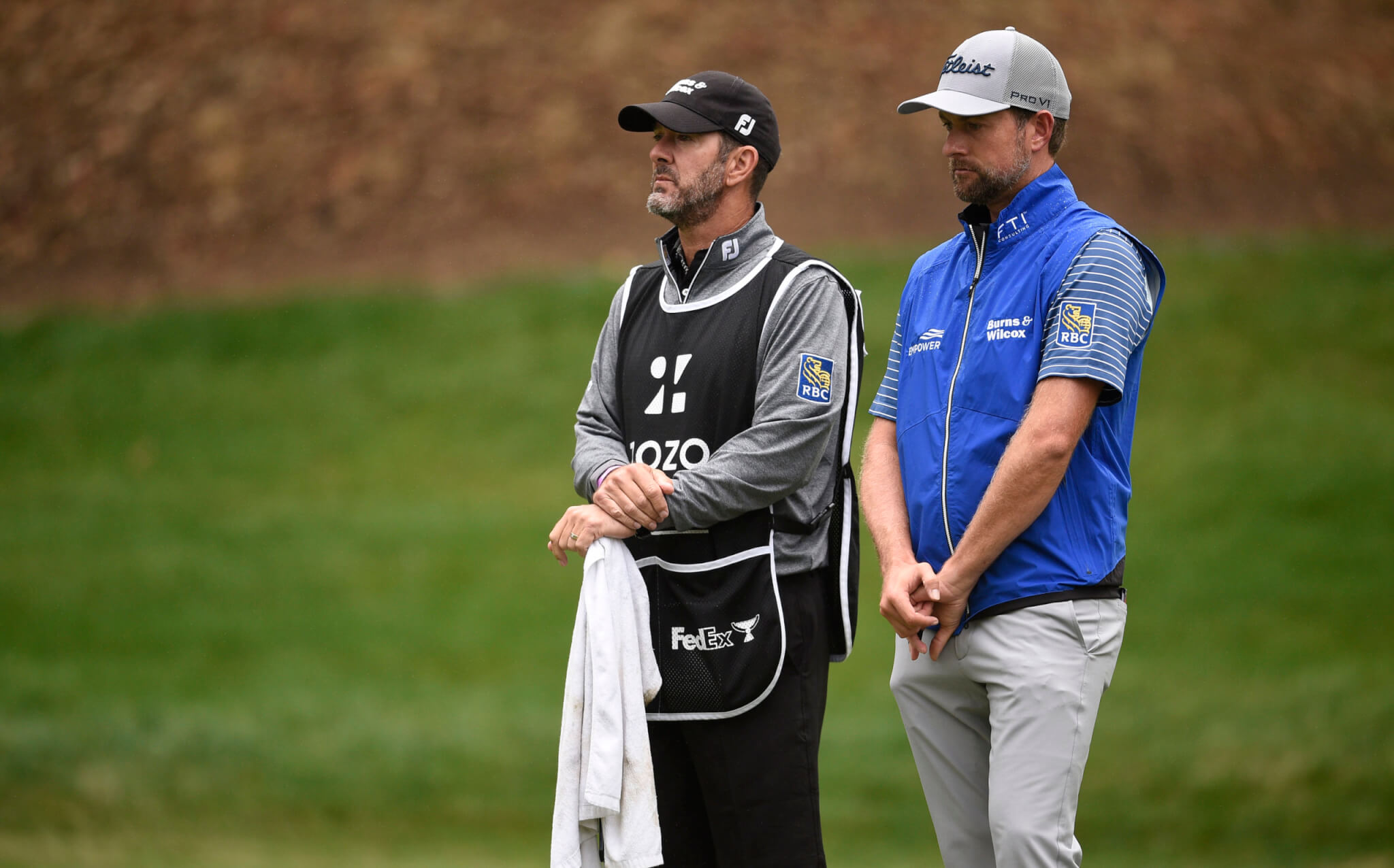 do pga tour caddies pay their own expenses